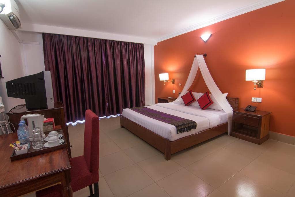 Mekong Angkor Palace Hotel Сиемрип Экстерьер фото